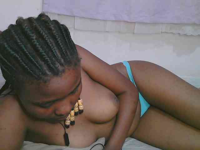 Cute-latasha webcam