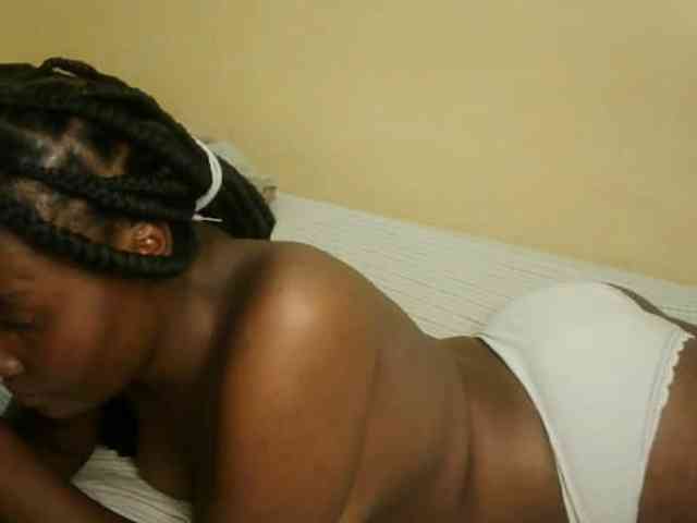 Cute-latasha webcam