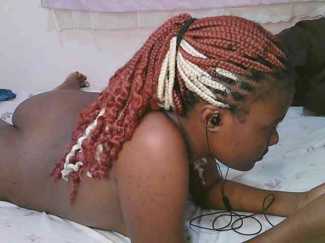 Cute-latasha webcam