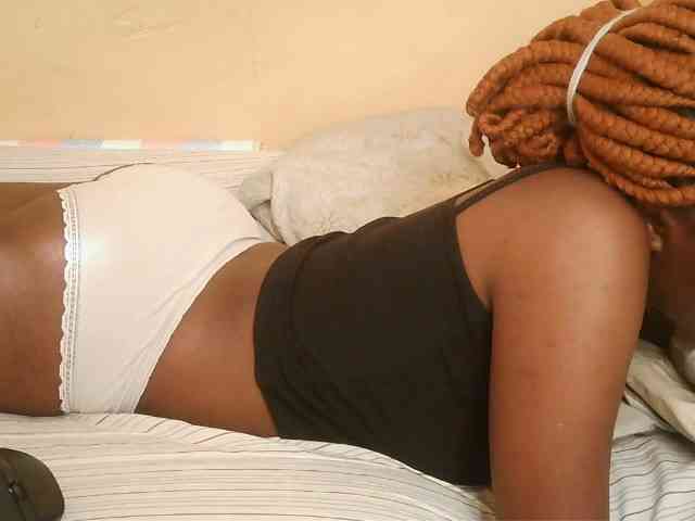 Cute-latasha webcam