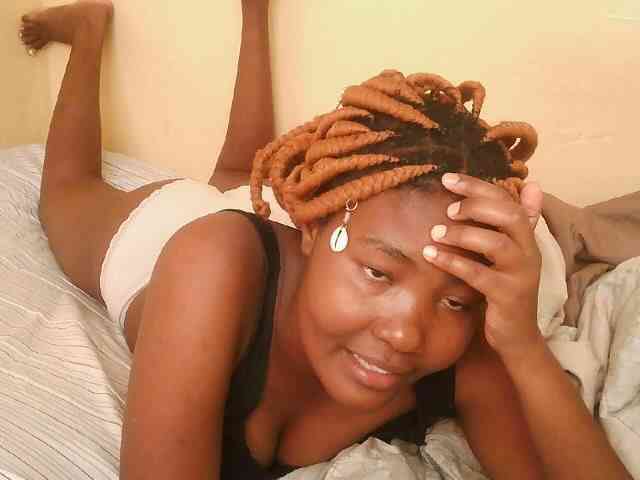 Cute-latasha webcam