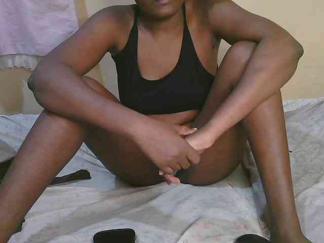 Cute-latasha webcam