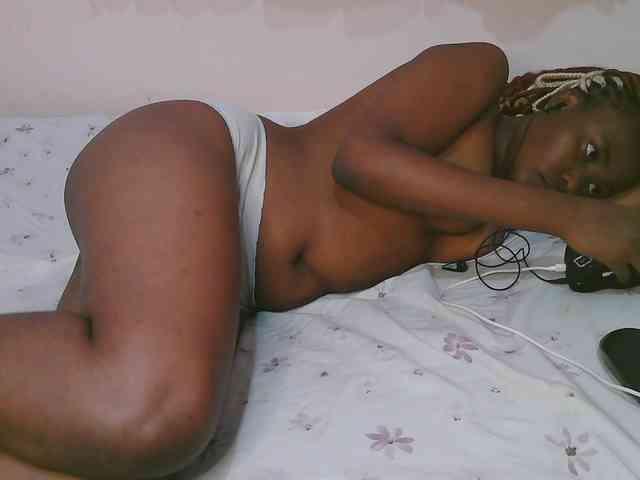 Cute-latasha webcam