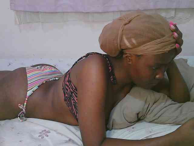 Cute-latasha webcam