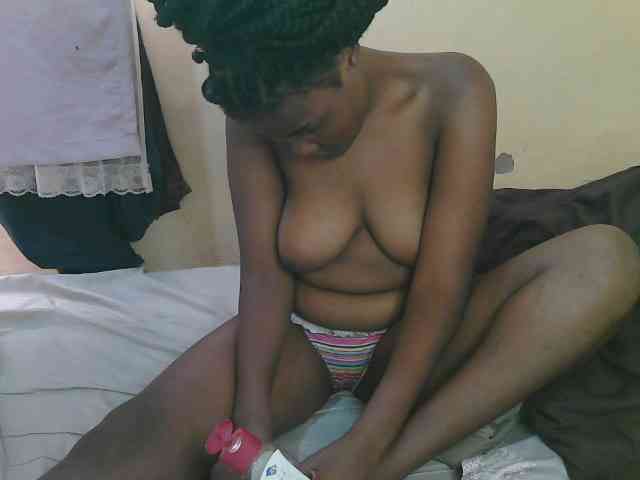 Cute-latasha webcam