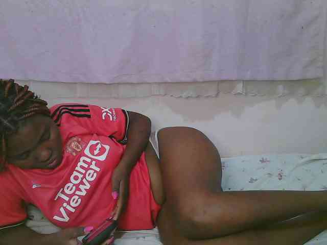 Cute-latasha webcam