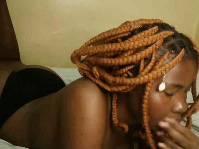 Cute-latasha webcam