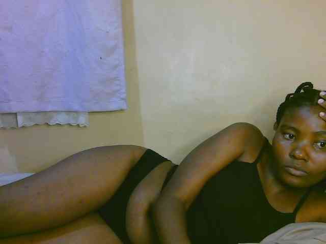Cute-latasha webcam