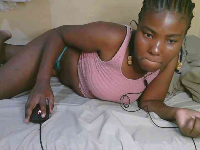 Cute-latasha webcam