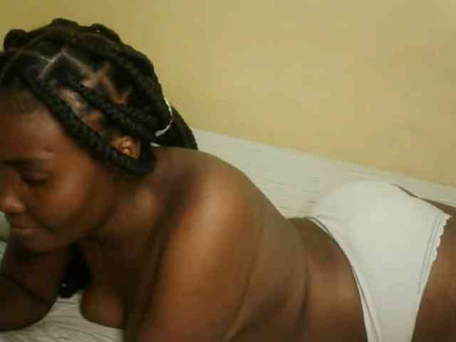 Cute-latasha webcam