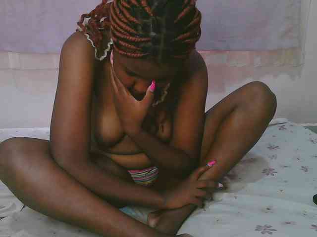 Cute-latasha webcam