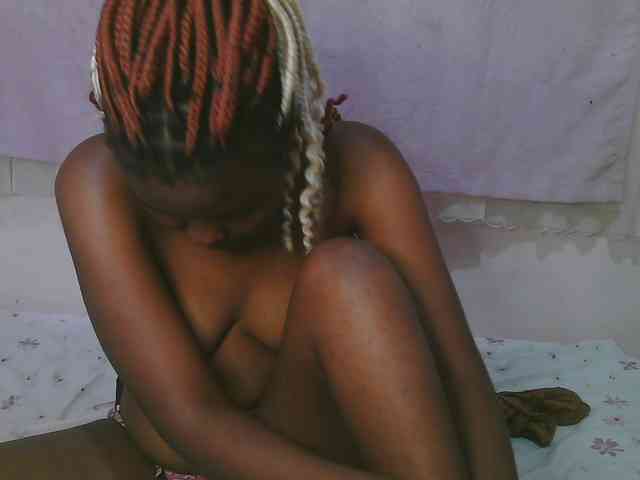 Cute-latasha webcam