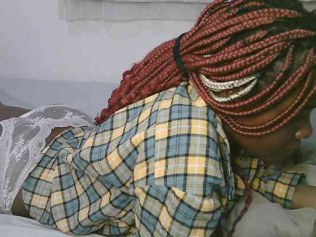 Cute-latasha webcam