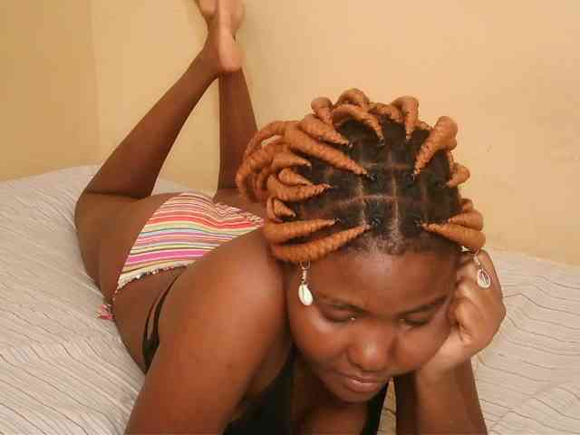 Cute-latasha webcam