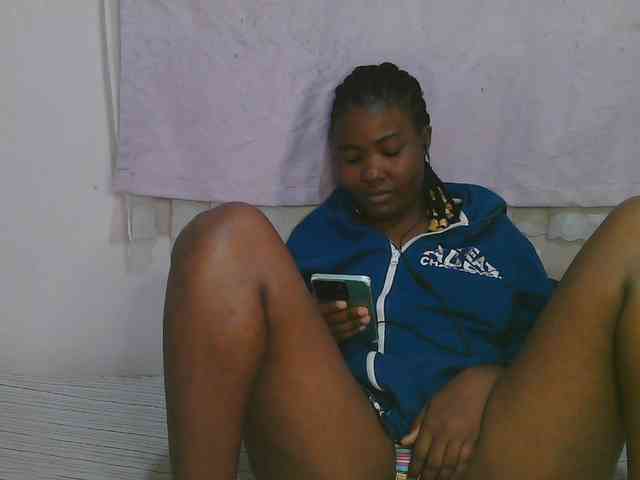 Cute-latasha webcam