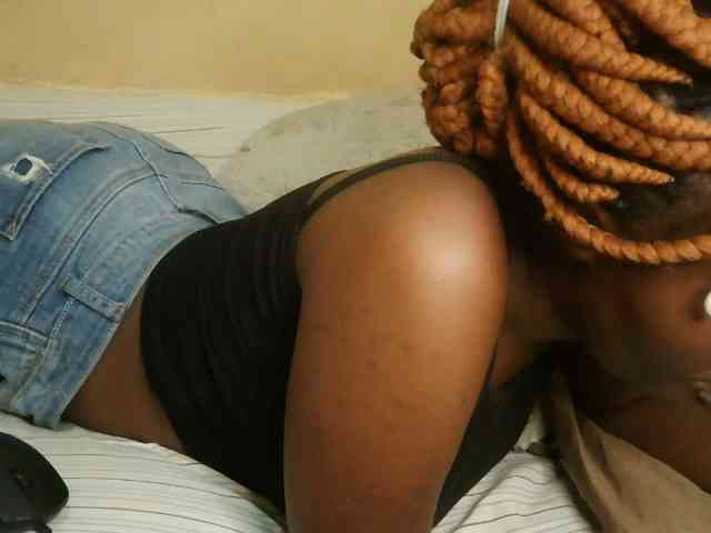 Cute-latasha webcam