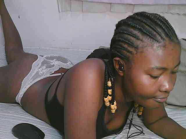 Cute-latasha webcam