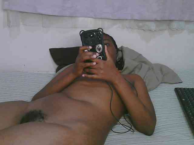 Cute-latasha webcam
