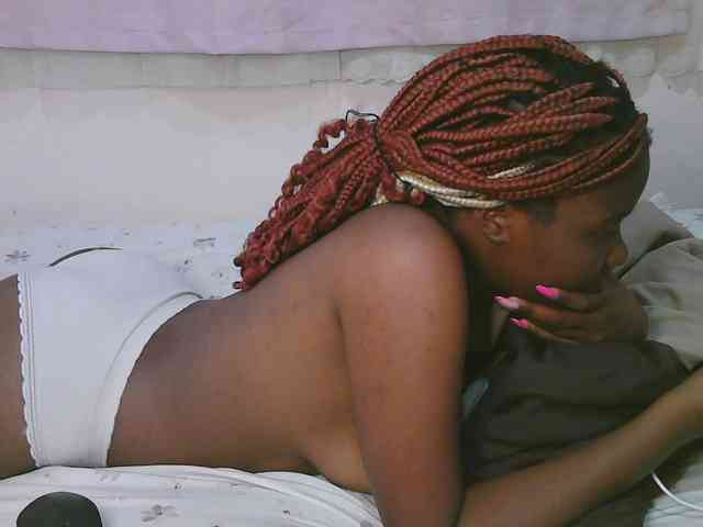 Cute-latasha webcam