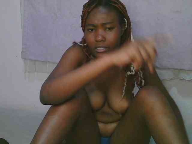 Cute-latasha webcam