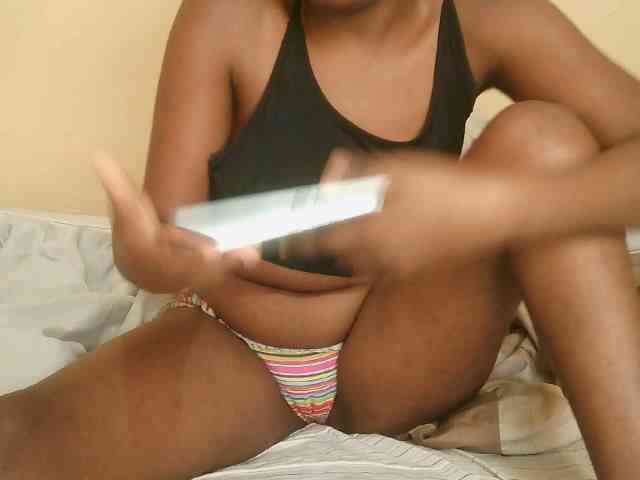 Cute-latasha webcam