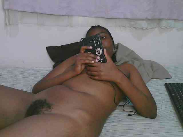 Cute-latasha webcam