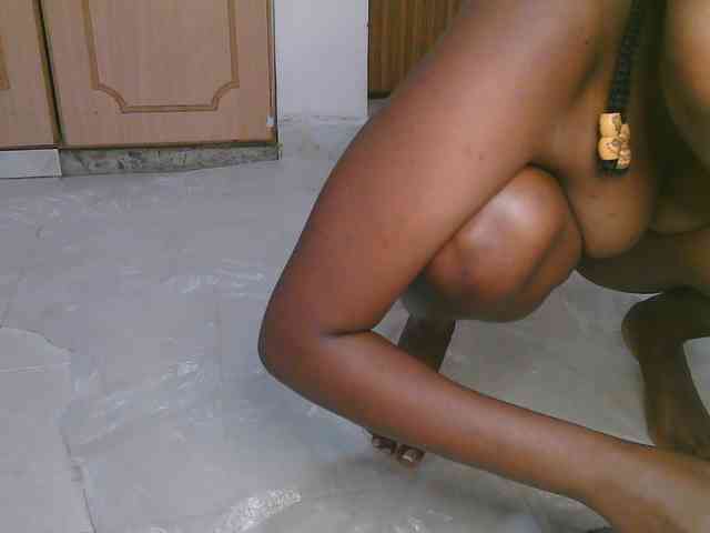 Cute-latasha webcam
