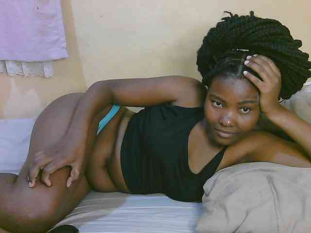 Cute-latasha webcam