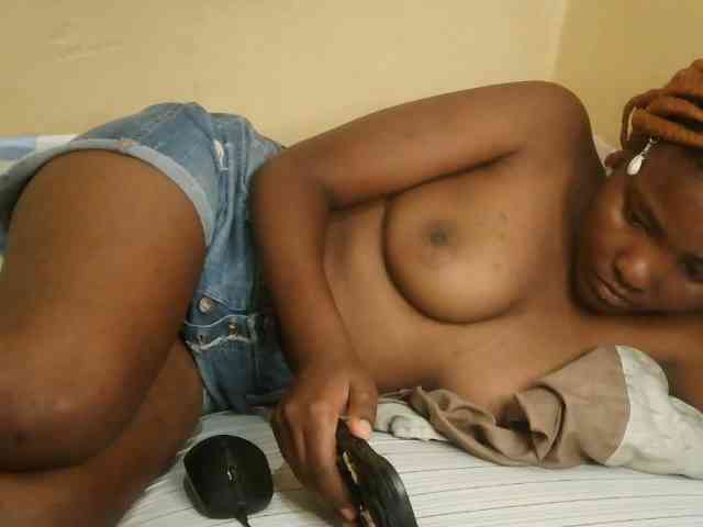 Cute-latasha webcam