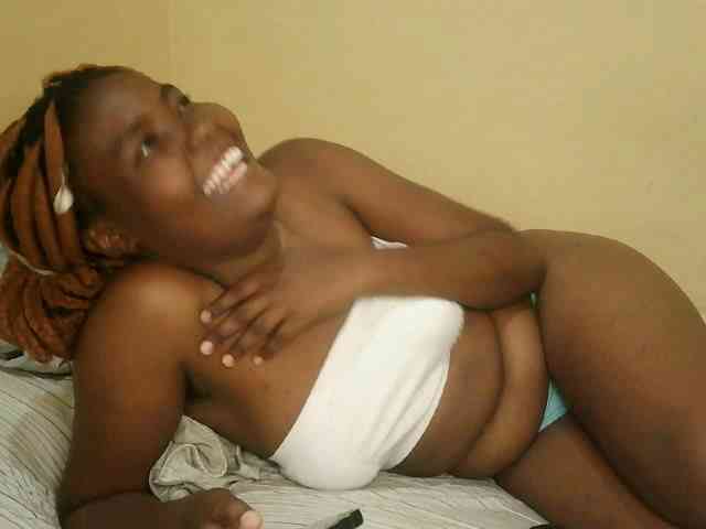 Cute-latasha webcam