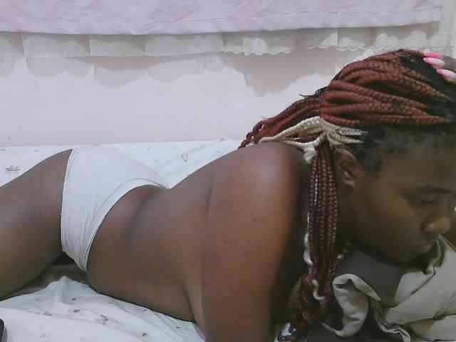 Cute-latasha webcam
