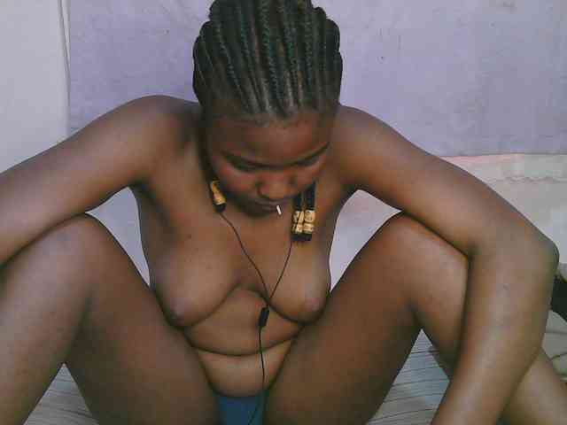 Cute-latasha webcam