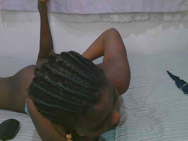Cute-latasha webcam
