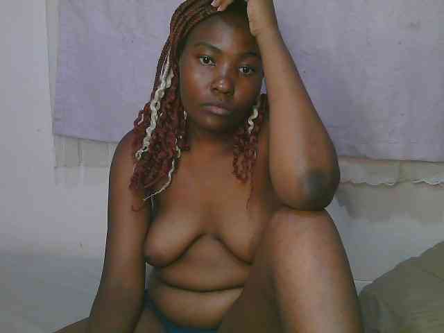 Cute-latasha webcam