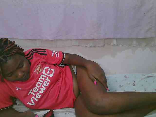 Cute-latasha webcam