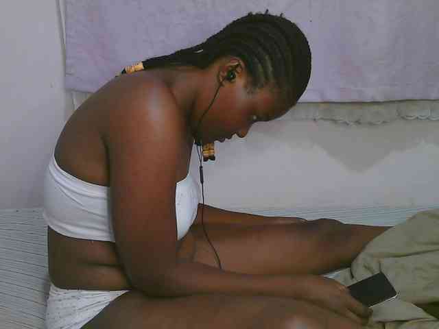 Cute-latasha webcam