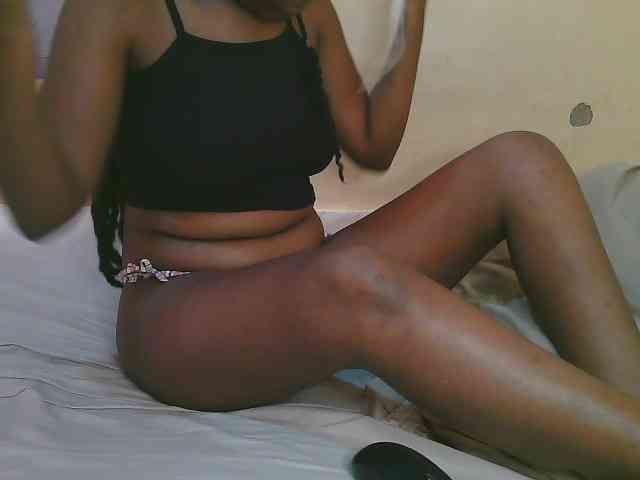 Cute-latasha webcam
