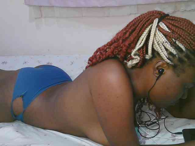 Cute-latasha webcam