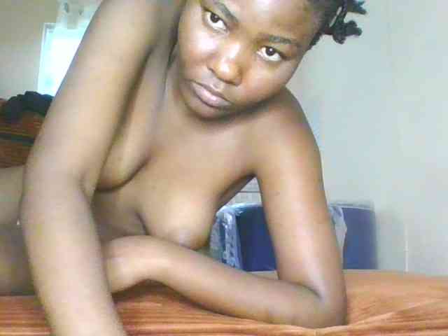 Cute-latasha webcam