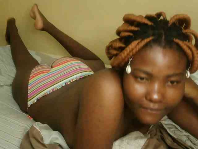 Cute-latasha webcam