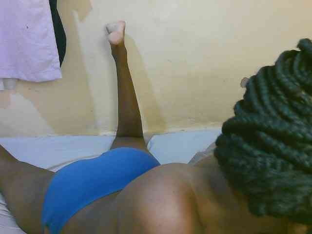 Cute-latasha webcam