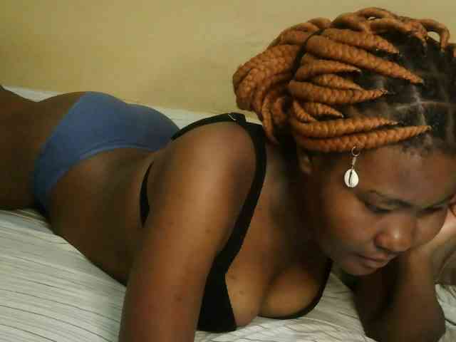 Cute-latasha webcam