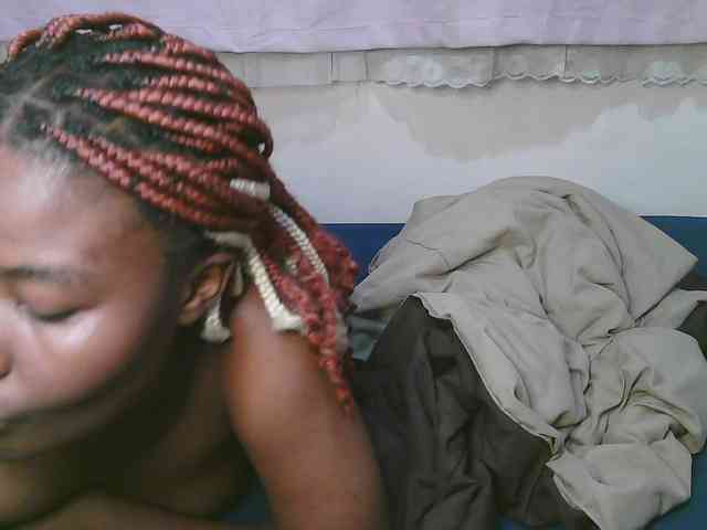 Cute-latasha webcam