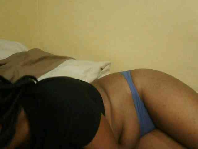 Cute-latasha webcam