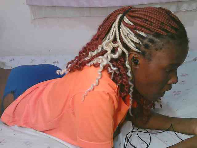 Cute-latasha webcam