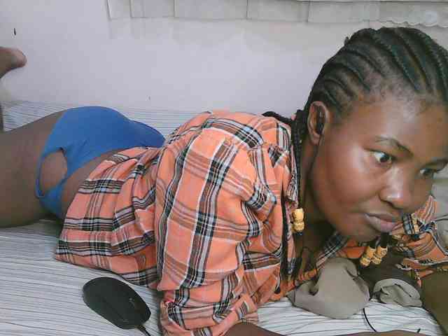 Cute-latasha webcam