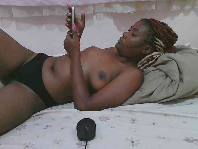 Cute-latasha webcam