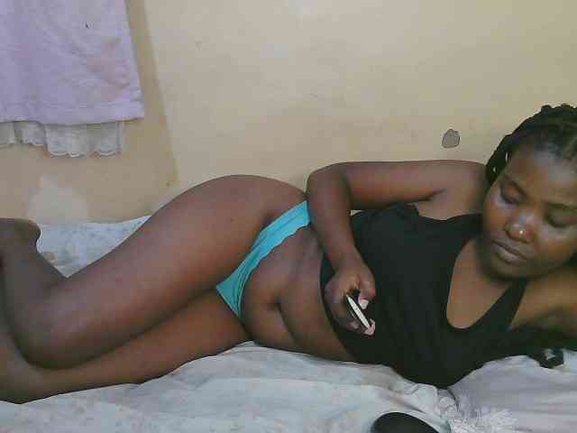 Cute-latasha webcam