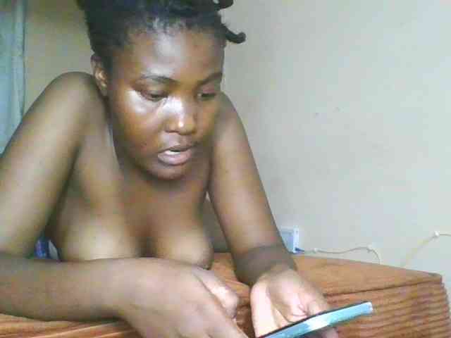 Cute-latasha webcam