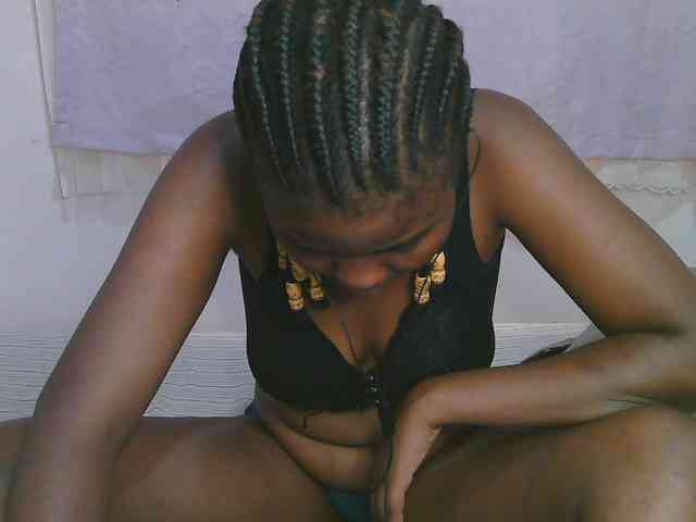 Cute-latasha webcam
